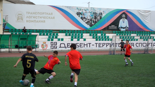 На стадионе «Нарын-кала» состоялось открытие футбольного турнира на кубок «ТЕФИ»