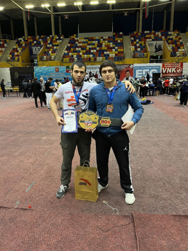 Дербентцы завоевали 2 медали на чемпионате Дагестана по Ушу-саньда 