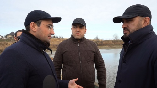 Рустамбек Пирмагомедов побывал на территории городского озера