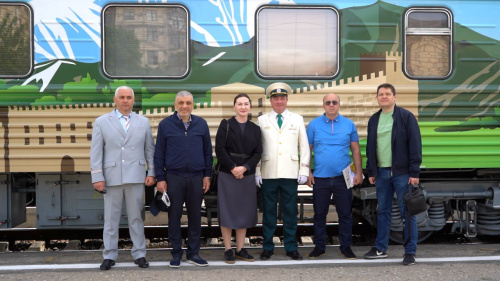 В Дербент прибыл круизный туристический поезд "Жемчужина Кавказа "