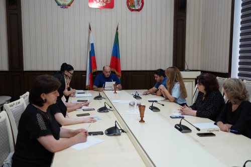 Состоялось заседание комиссии по делам несовершеннолетних и защите их прав