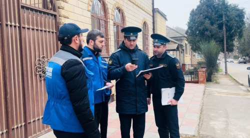 Газовики и судебные приставы провели совместный рейд по домовладениям абонентов-должников в городе Дербент