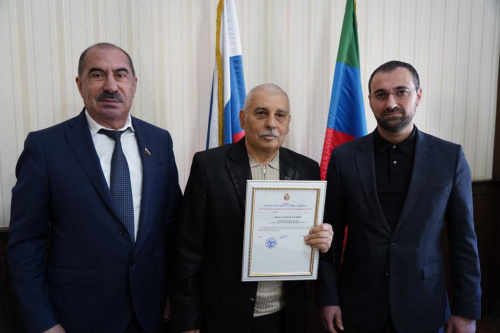 Шаглар Халиков был награжден почетным знаком «За заслуги перед городом Дербентом».