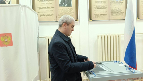 «По оживлённости людей на избирательных участках видно, что народ заинтересован в лучшем будущем нашей страны, сильной и независимой России"