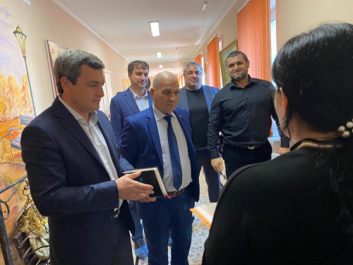 ДЕПУТАТЫ 4-го ОКРУГА ОСМОТРЕЛИ ЦЕНТРЫ ИЗБИРАТЕЛЬНЫХ УЧАСТКОВ: ШКОЛУ №12 И ДЕТСАД №30