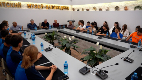 В Дербенте состоялась встреча с известным футболистом Дмитрием Баранником 